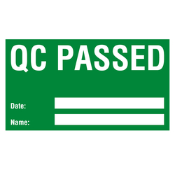 Qualitätskennzeichen QC passed mit Datum und Name Grün Rechteckig