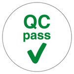 Qualitätskennzeichen QC pass mit Haken Weiß Rund